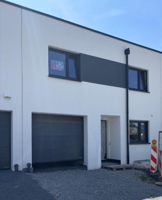 Eingangsansicht - Schließen Sie die Lücke! *** 3950 G-C Reihenmittelhaus in Gütersloh