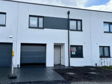 Eingangsansicht - Modernes Familienleben neu gedacht – Ihr Zuhause in Gütersloh *** 3950 G-C