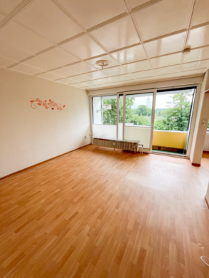 Wohnbereich mit Zugang zur Loggia - Helle 3-Zimmer-Eigentumswohnung - für Paare oder Kapitalanleger***1825 R in Blankenhagen