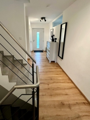 Diele - Modernes Zuhause fast wie neu ***4247 G hochwertige Doppelhaushälfte in Friedrichsdorf