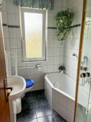 Badezimmer im Erdgeschoss - Familie mit handwerklichem Geschick gesucht! *** 4172 G Doppelhaushälfte in GT-Spexard