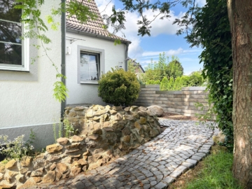 Außenansicht - Familientraum mit Geschichte – charmantes Haus mit Gartenidylle *** 4221 G Einfamilienhaus in Halle