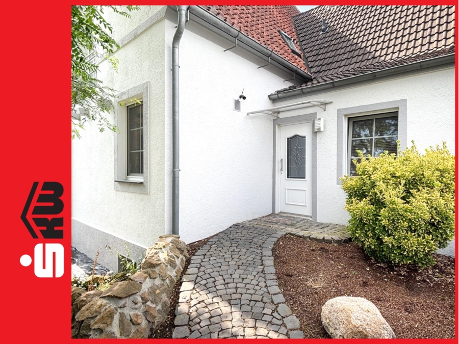 Hauseingang - Familientraum mit Geschichte – charmantes Haus mit Gartenidylle *** 4221 G Einfamilienhaus in Halle