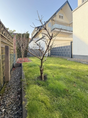 Eigener Garten mit direktem Zugang von der Terrasse - Wohnen mit Gartenfeeling – moderne Erdgeschosswohnung mit überdachter Terrasse *1844 R Stukenbrock
