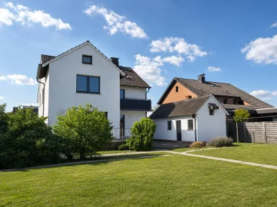 Zweifamilienhaus auf großem Grundstück