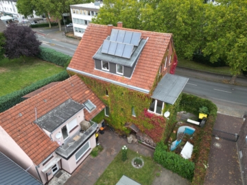 Luftaufnahme vom Grundstück - Altbau mit Potenzial – Citynah investieren *** 4234 G Kapitalanlage in Gütersloh