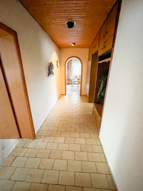 Flur im Erdgeschoss - Attraktives Mehrfamilienhaus mit Entwicklungspotenzial ***4256 G in Kattenstroth