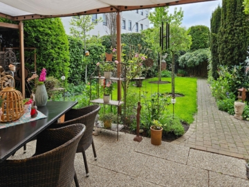 Terrasse mit Blick in den Garten (12a) - Leben mit Konzept: Doppelhaus für Familie, Praxis oder Projekt ***4216 G Langenberg