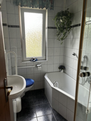 Badezimmer - Familie mit handwerklichem Geschick gesucht!***4172 G Doppelhaushälfte in GT-Spexard