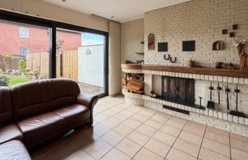 Kaminzimmer im Anbau mit Zugang zum Garten - Reihenmittelhaus mit Kaminzimmer, Garten & Ausbaureserve – gepflegt & sofort verfügbar *4276 G