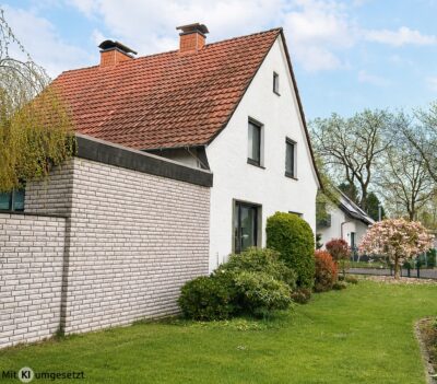 Großzügiges Zuhause mit Garten für die ganze Familie *4290 G Schloß Holte, 33758 Schloß Holte-Stukenbrock, Einfamilienhaus