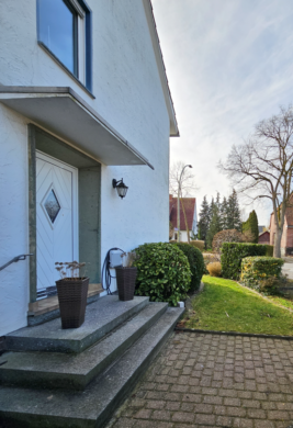 Eingangsansicht - Großzügiges Einfamilienhaus am Wiedenbrücker Stadtwald ***4281 G