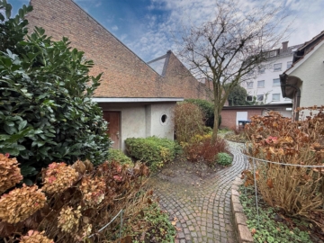 die Zuwegung - Wohnoase mitten in der Stadt. *** 4254 G Einfamilienhaus in Gütersloh