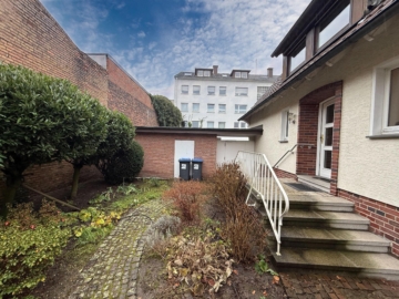 der Hauseingang - Wohnoase mitten in der Stadt. *** 4254 G Einfamilienhaus in Gütersloh