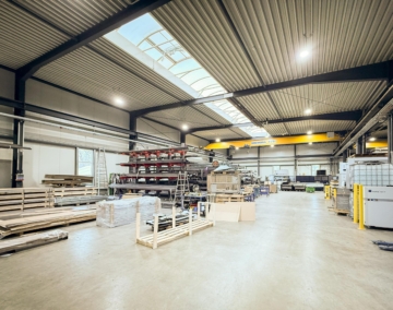 Weitläufige Produktionshalle mit integrierter Kranbahn - Gewerbeensemble mit Kranbahn, Mieteinnahme & Potenzial nahe B1 *4278 G Horn-Bad-Meinberg