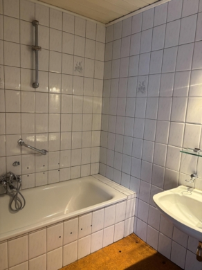Badezimmer im Erdgeschoss - Reihenmittelhaus am Gütersloher Innenstadtrand für die junge Familie***4226 G