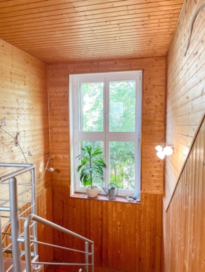 Treppenhaus - Viel Platz für Ideen: Dreifamilienhaus mit Nebengebäude***in Rietberg