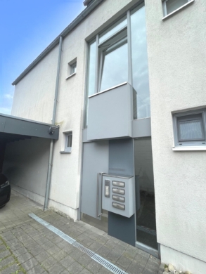 Hauseingang - Maisonette-Traum in Herzebrock – Wohnen mit Stil auf zwei Ebenen***1820 R