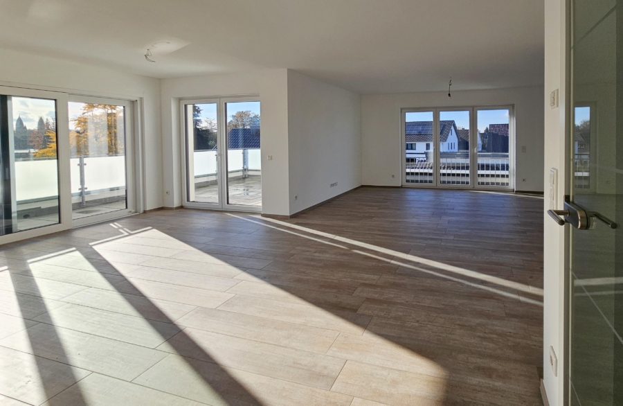 großzügiges Wohn-/Esszimmer mit offener Küche - Penthouse über den Dächern von Rheda – frisch renoviert & bezugsfertig ***1830 R