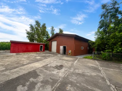 Lagerhaus mit LKW-Garage