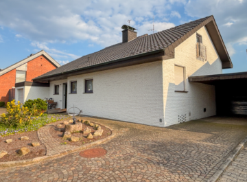 Vorderansicht - Einfamilienhaus im Bungalowstil mit Charme & Potenzial ***4283 G in Herzebrock